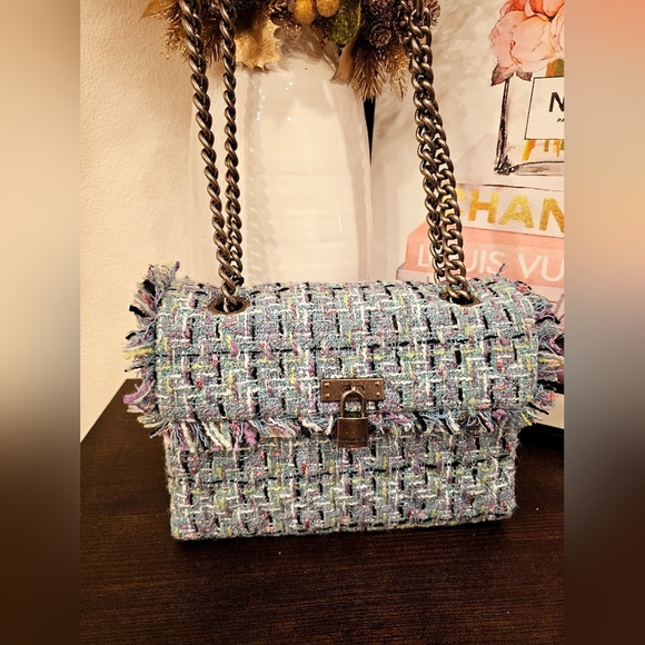 Kurt Geiger Brixton Tweed Lock Shoulder bag. - Picture 1 of 8